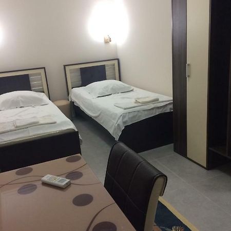 Batumi Guesthouse 28A エクステリア 写真