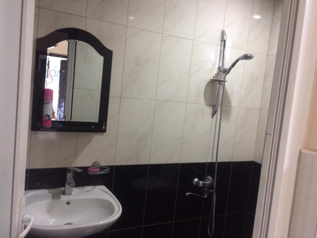 Batumi Guesthouse 28A エクステリア 写真