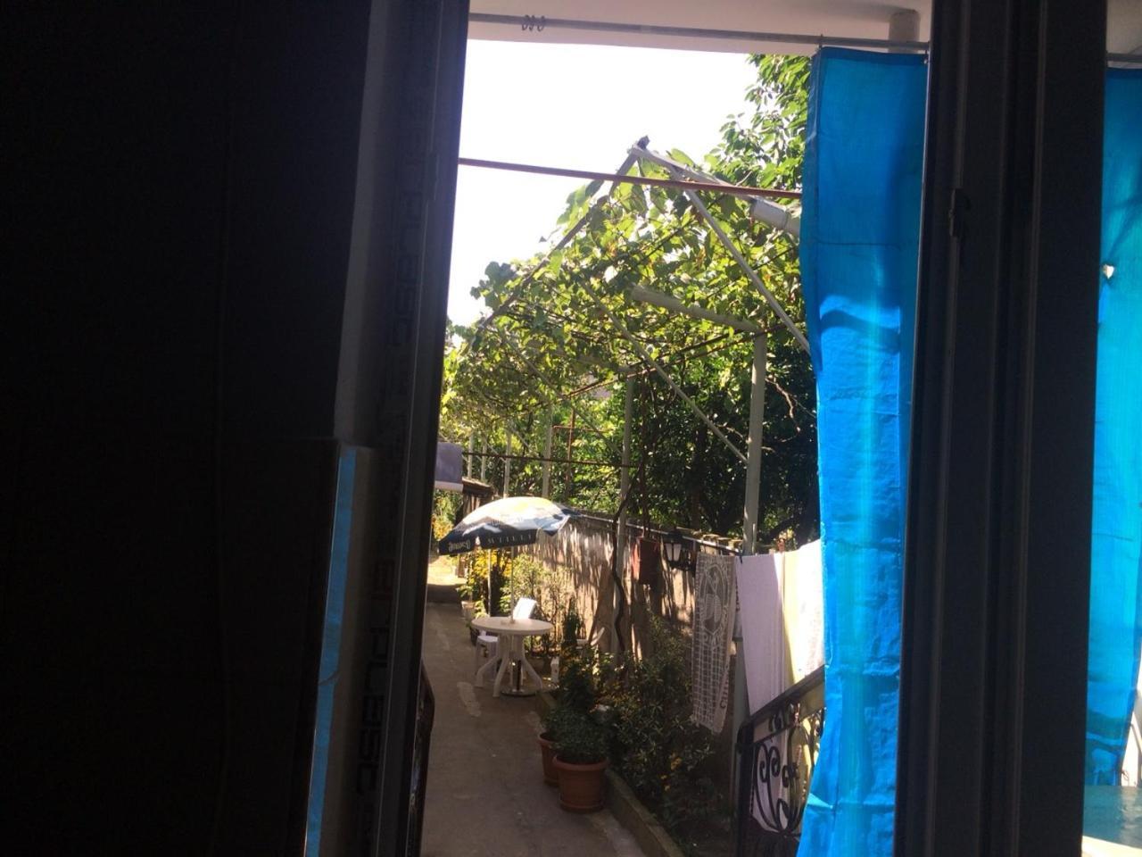 Batumi Guesthouse 28A エクステリア 写真