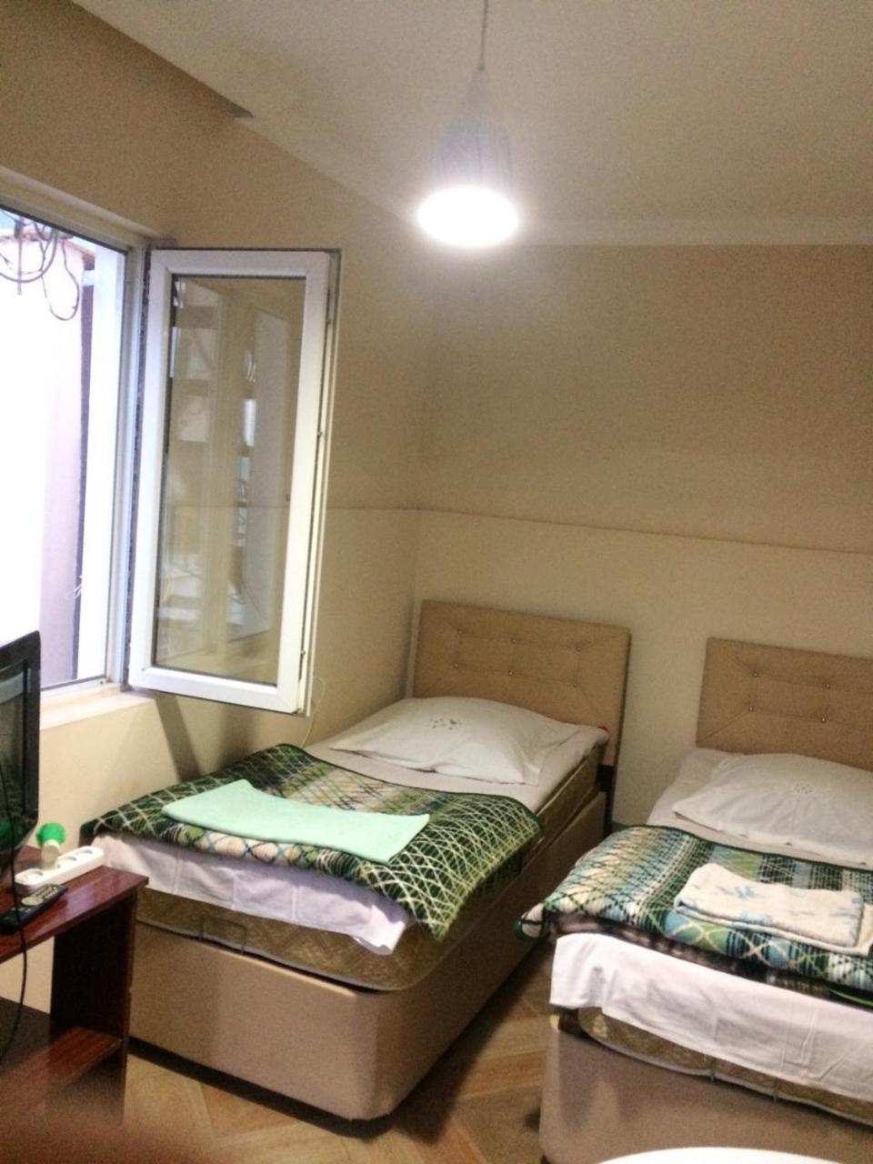 Batumi Guesthouse 28A エクステリア 写真