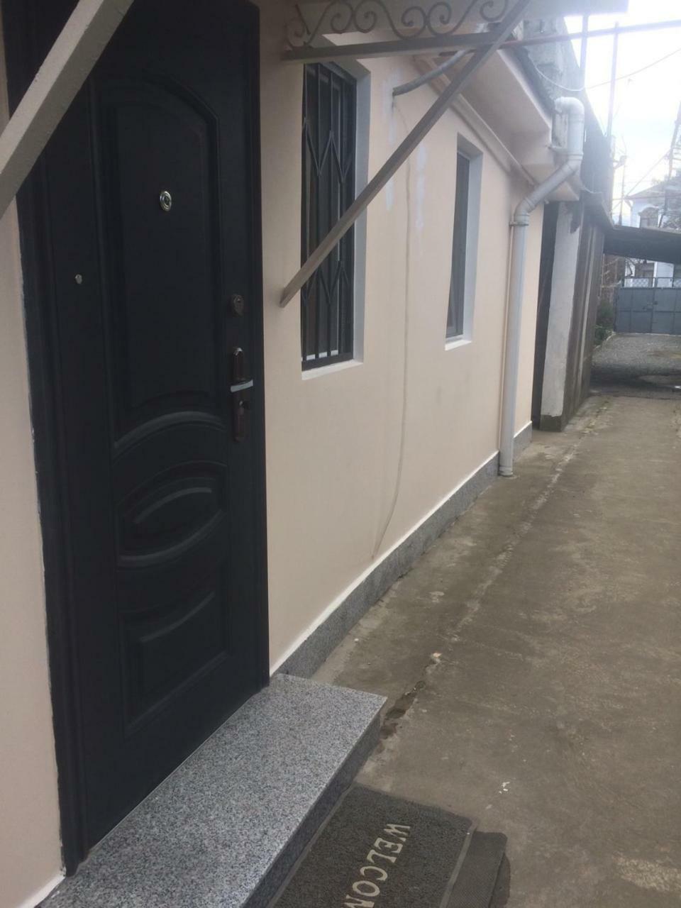 Batumi Guesthouse 28A エクステリア 写真
