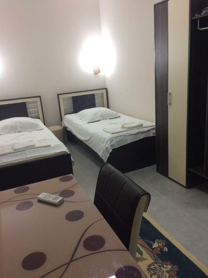 Batumi Guesthouse 28A エクステリア 写真