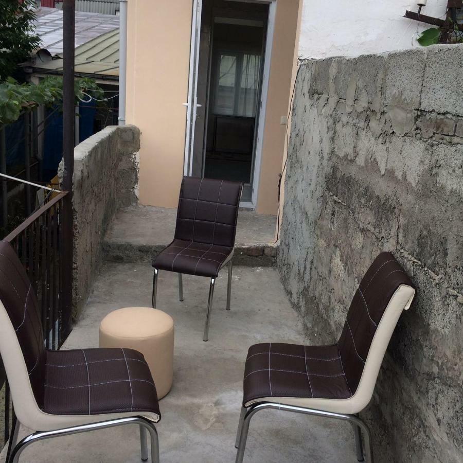 Batumi Guesthouse 28A エクステリア 写真