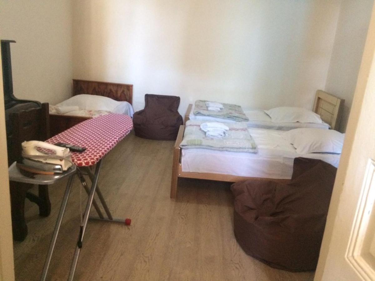 Batumi Guesthouse 28A エクステリア 写真