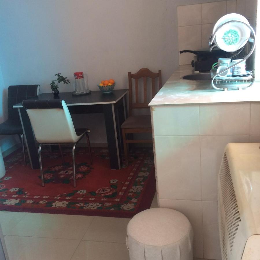 Batumi Guesthouse 28A エクステリア 写真